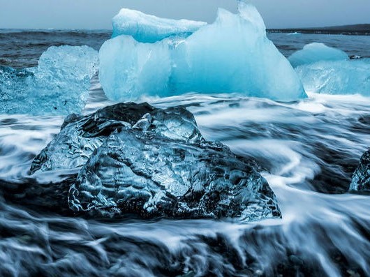 Natural image of icy water