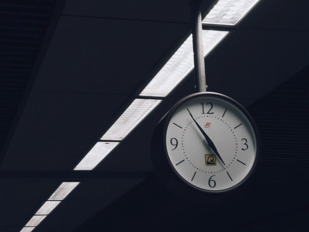 Station Clock at 5 minutes to 5